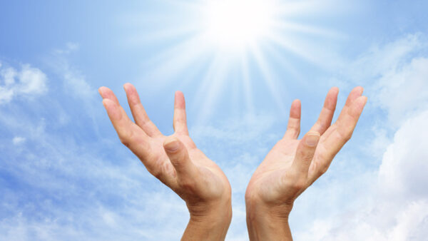 Zon in de handen